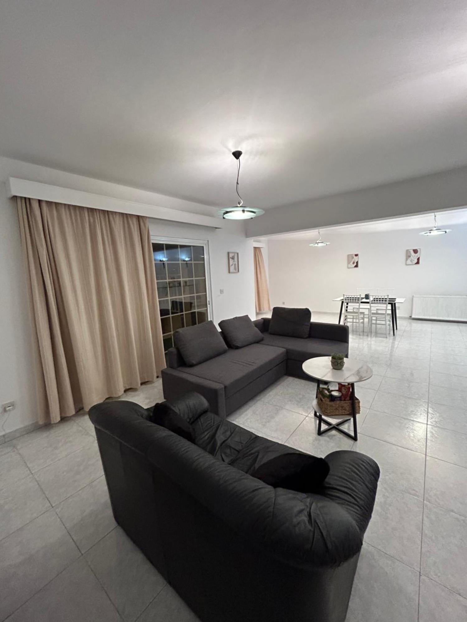 Modern Spacious Penthouse In * Paphos